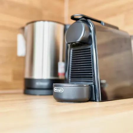 Sudenburgnest - Studio-apartment Mit Ipad, Boxspringbett, Smart-tv & Waschmaschine