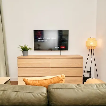 Sudenburgnest - Studio-apartment Mit Ipad, Boxspringbett, Smart-tv & Waschmaschine 公寓