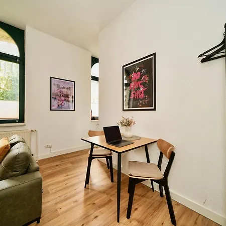 Sudenburgnest - Studio-apartment Mit Ipad, Boxspringbett, Smart-tv & Waschmaschine *