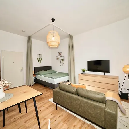Sudenburgnest - Studio-apartment Mit Ipad, Boxspringbett, Smart-tv & Waschmaschine