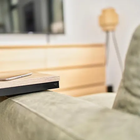 Sudenburgnest - Studio-apartment Mit Ipad, Boxspringbett, Smart-tv & Waschmaschine 公寓 马格德堡