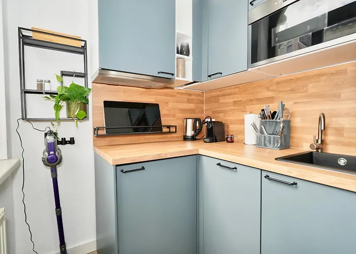 Sudenburgnest - Studio-apartment Mit Ipad, Boxspringbett, Smart-tv & Waschmaschine 公寓 马格德堡