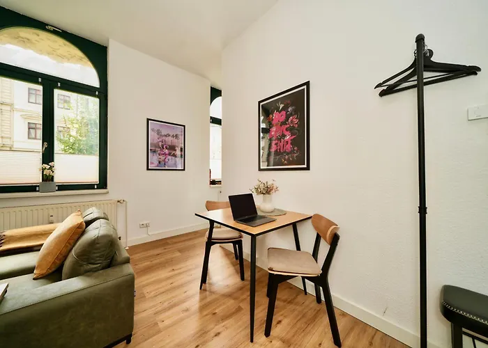 Sudenburgnest - Studio-apartment Mit Ipad, Boxspringbett, Smart-tv & Waschmaschine *